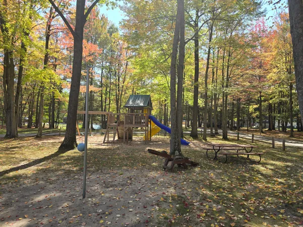 $38,000 | 174 Sandy Oak Boulevard, Unit 174, Houghton Lake, MI 48629