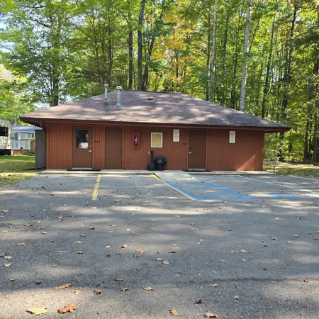 $38,000 | 174 Sandy Oak Boulevard, Unit 174, Houghton Lake, MI 48629