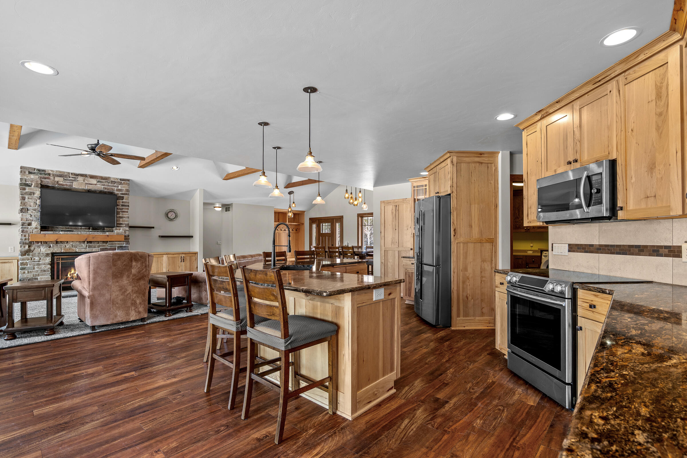 22428 West Steinthal Road Eaton, WI 53042 - Photo 14 of 81 Open Concept Living