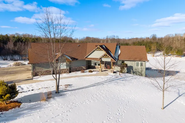 $990,000 | 22428 West Steinthal Road, Eaton, WI 53042