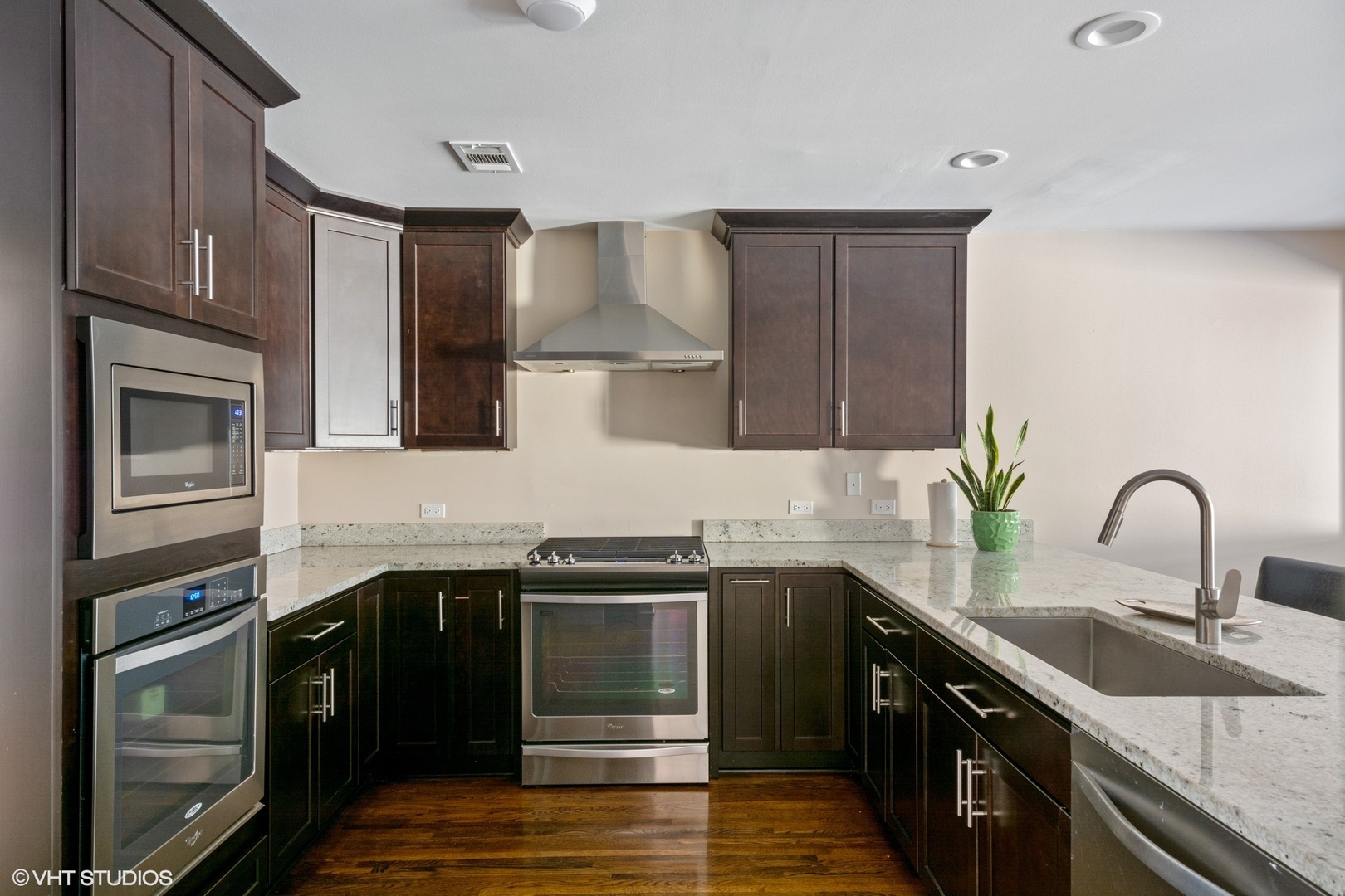 910 South Morgan Street Chicago, IL 60607 - Photo 5 of 25