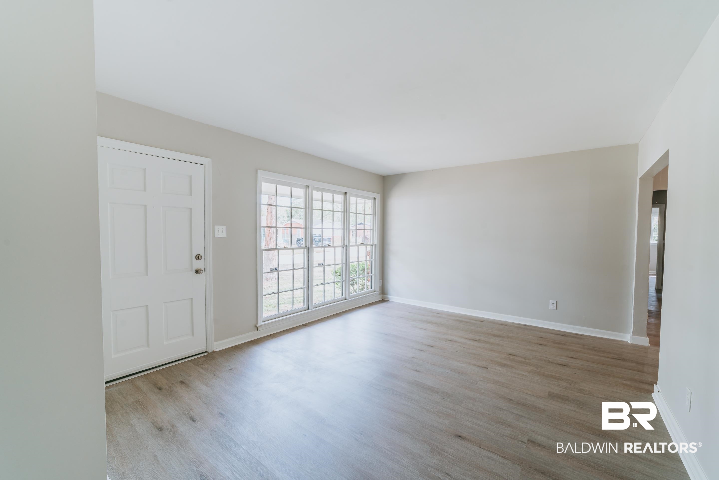 2563 Courtney Street Mobile, AL 36606 - Photo 10 of 44