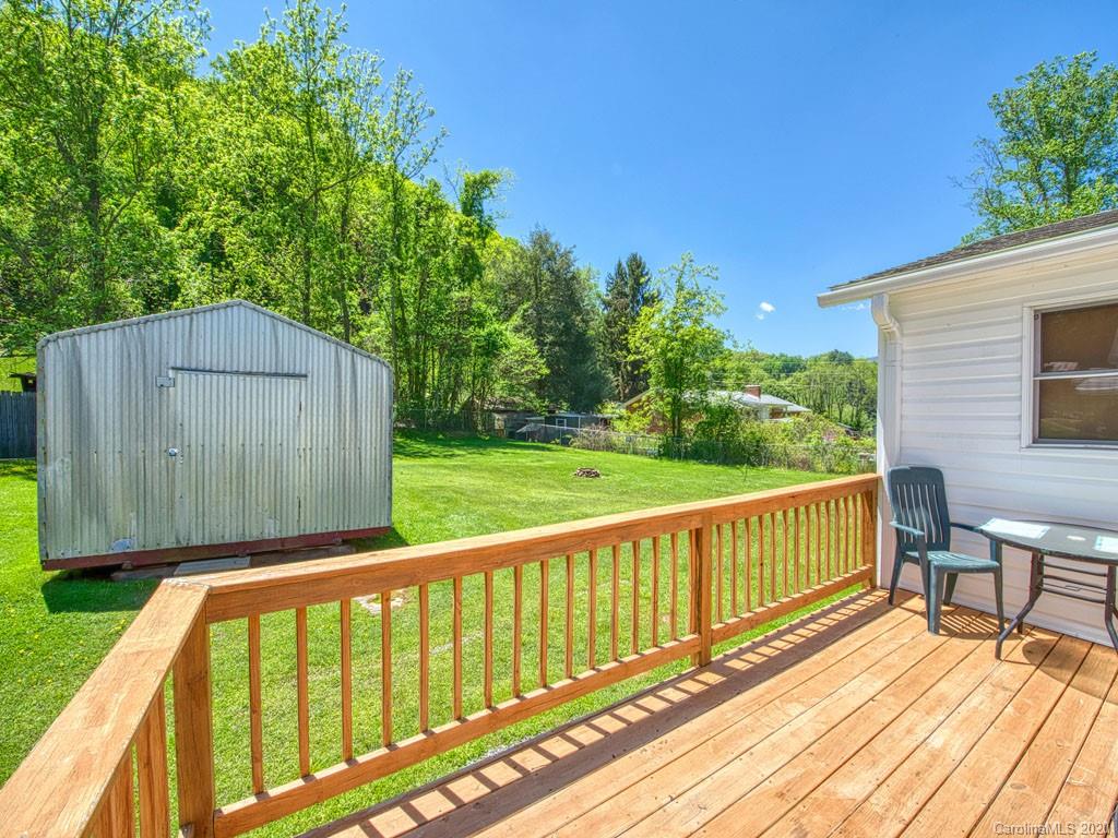 362 Camp Branch Road Waynesville, NC 28786 - Photo 7 of 30 Gallery Image 7