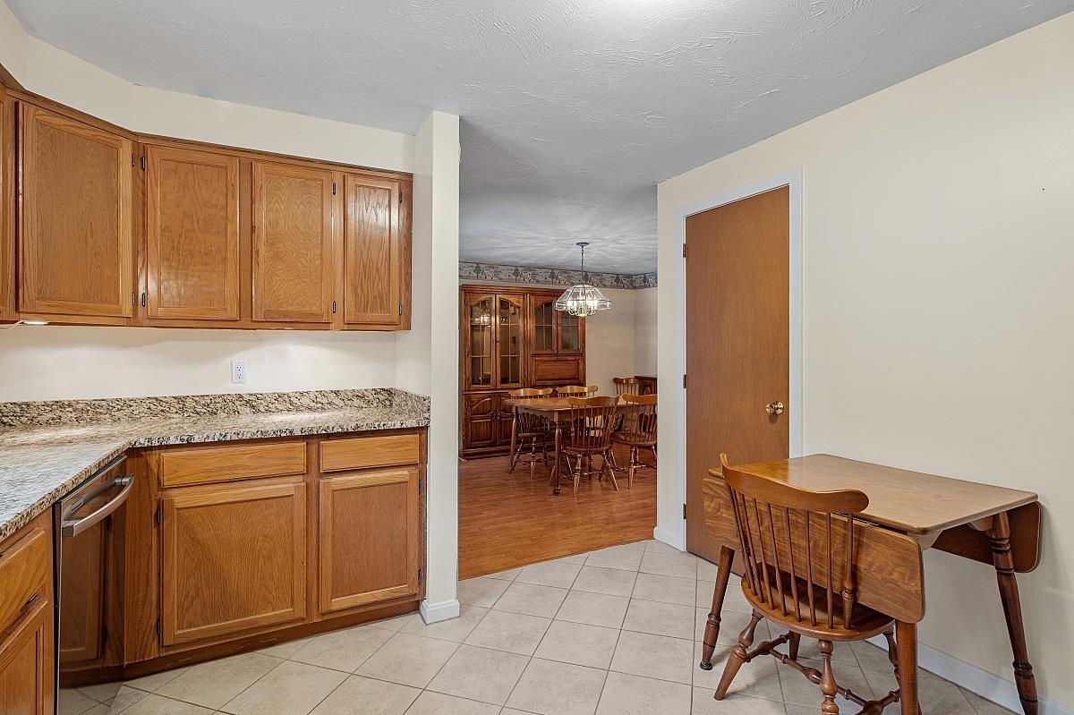 5 Tsienneto Road, Unit 48 Derry, NH 03038 - Photo 3 of 23