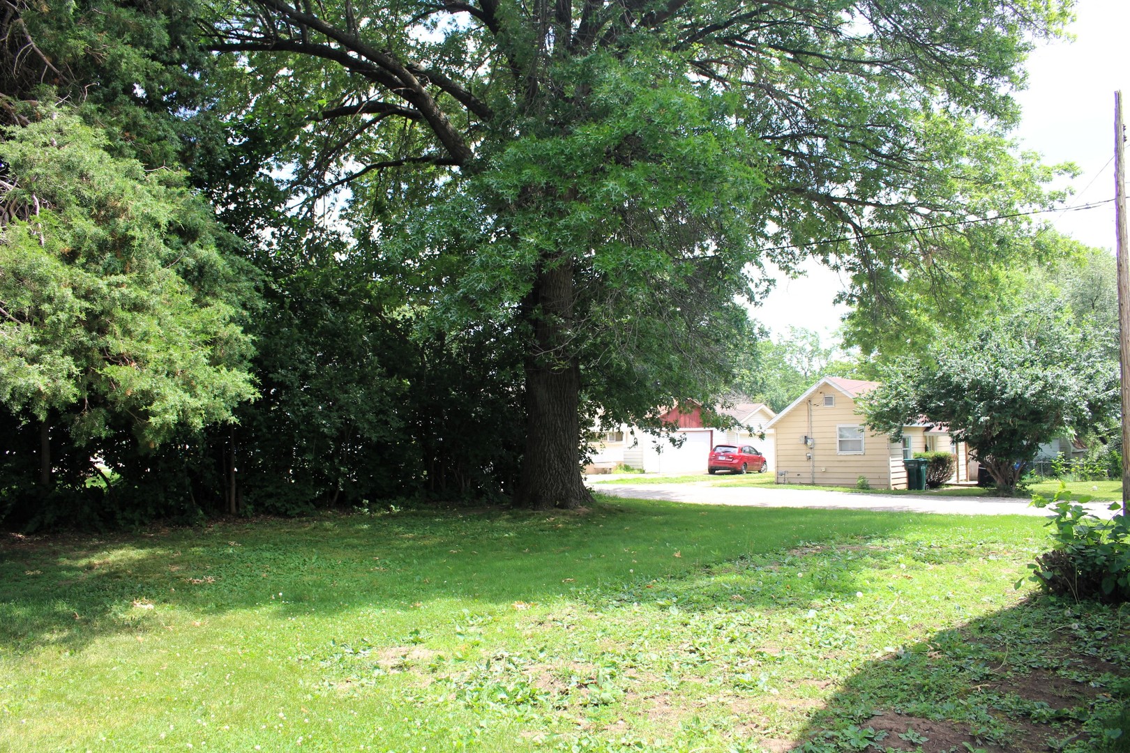 426 South Clinton Street Clinton, IL 61727 - Photo 7 of 27