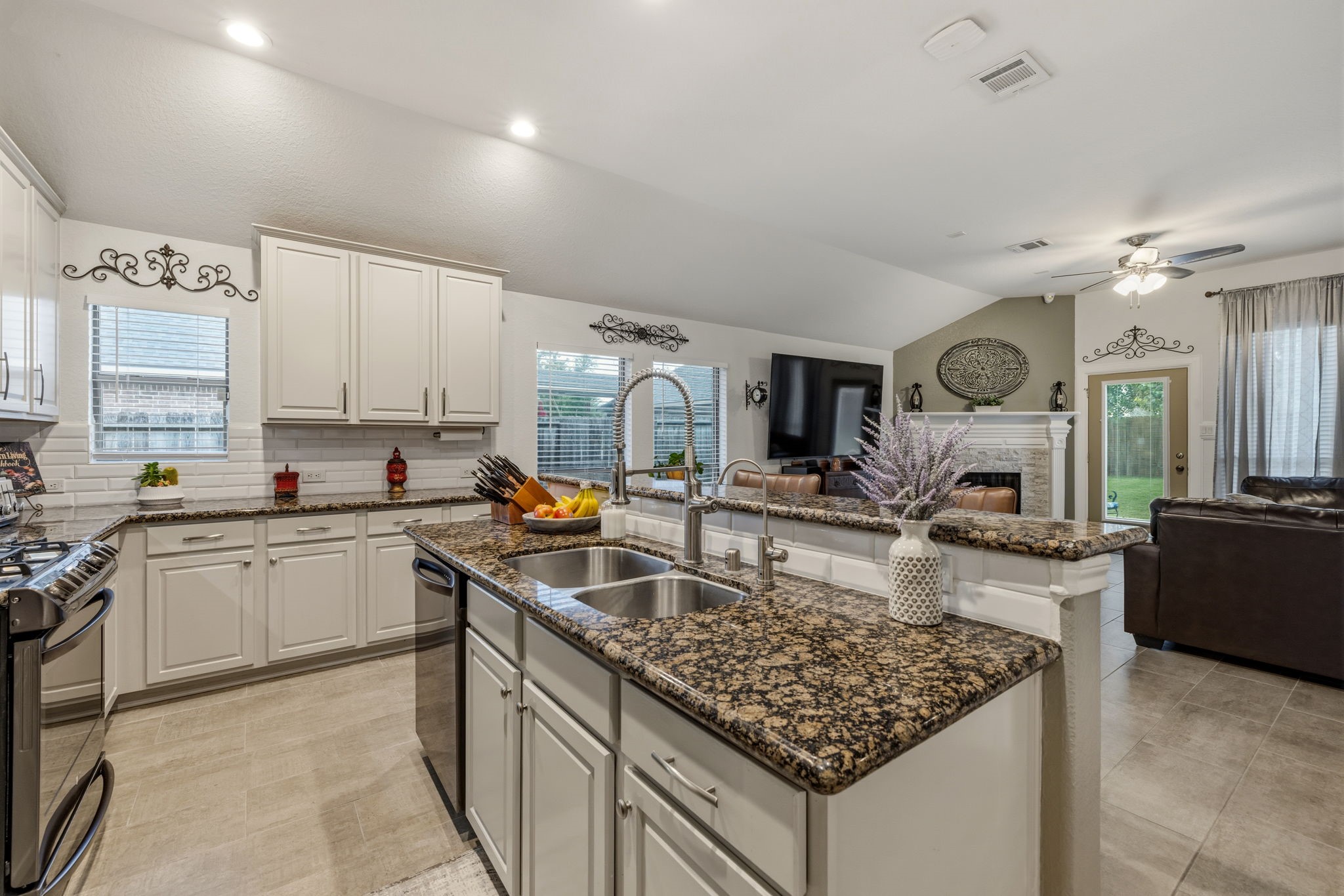 511 Oak Ridge Grove Circle Spring, TX 77386 - Photo 15 of 40
