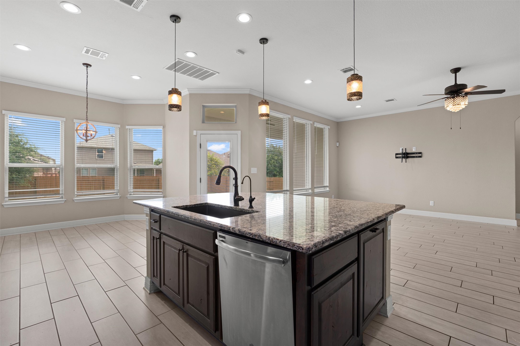 608 Muster Bend Georgetown, TX 78626 - Photo 4 of 40