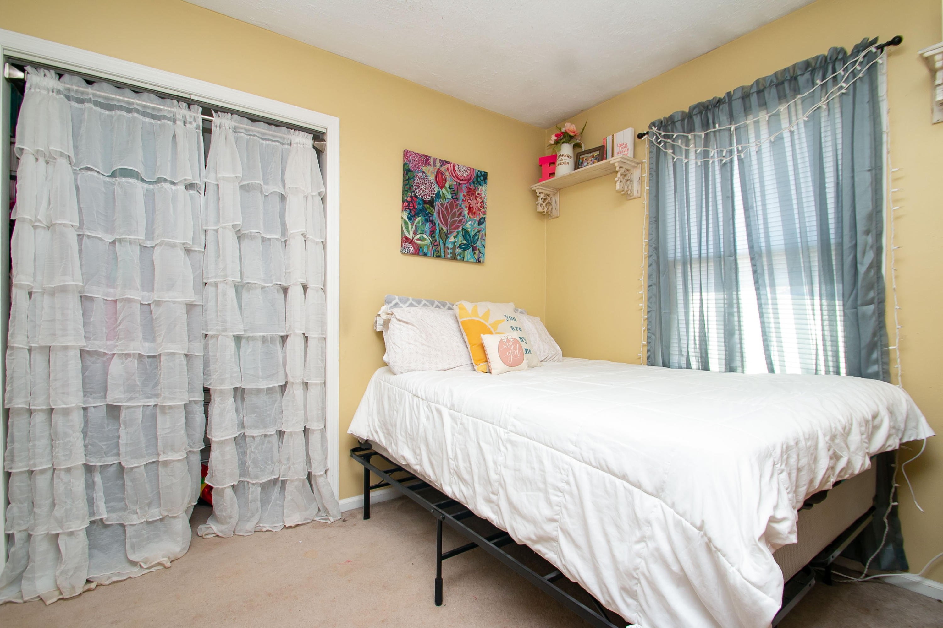 3022 Bandy Road Roanoke, VA 24014 - Photo 24 of 50 a bedroom with a bed and a window