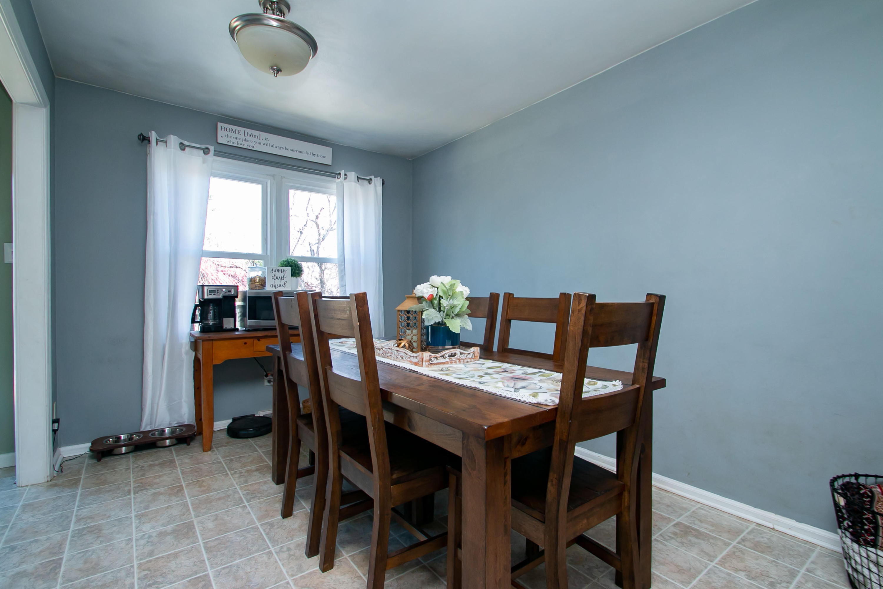 3022 Bandy Road Roanoke, VA 24014 - Photo 8 of 50 a view of a dining room with furniture