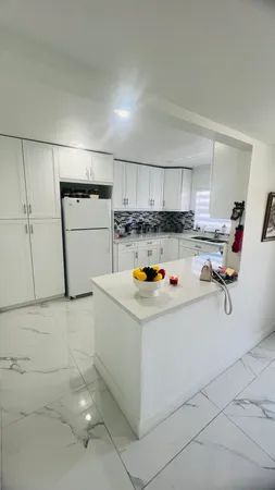 $139,000 | 9330 Sunrise Lakes Boulevard, Unit 304, Sunrise, FL 33322