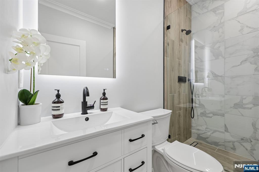 424 East Ridgewood Avenue Paramus, NJ 07652 - Photo 34 of 50