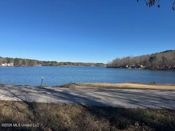 $59,900 | 633 County Road, Booneville, MS 38829