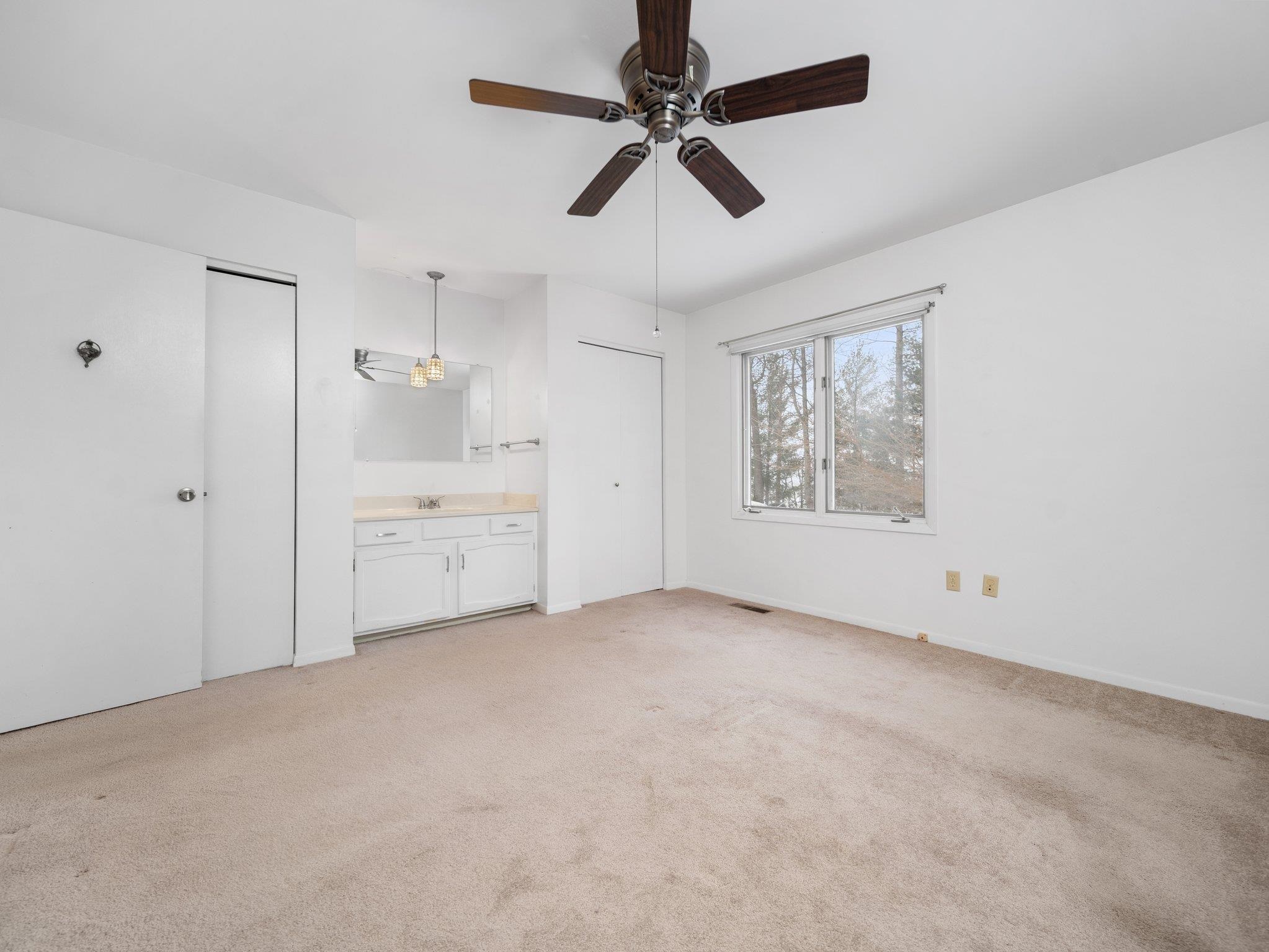1554 Ridge View Court Traverse City, MI 49686 - Photo 11 of 28 1930835-0097893a-7395-413b-9949-c6033f180a9a.JPG