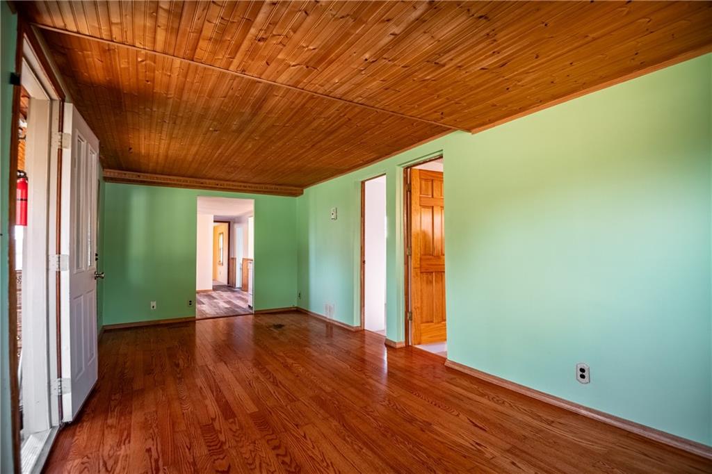 183 Grange Road Pulaski, PA 16143 - Photo 5 of 25 Gallery Image 5