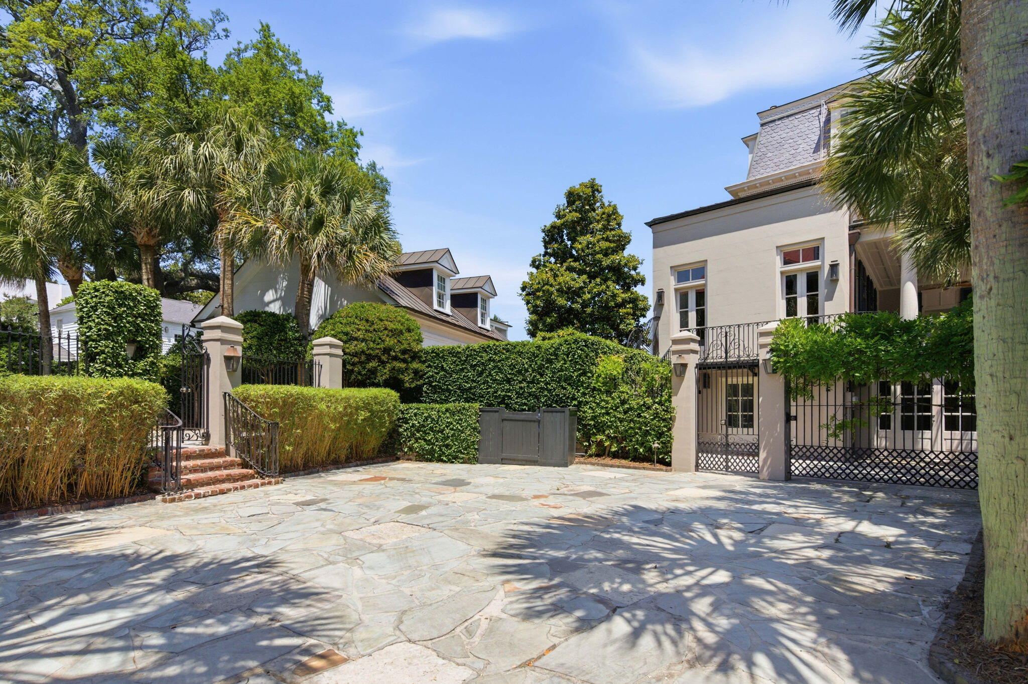 2 Water Street Charleston, SC 29401 - Photo 91 of 107 Driveway