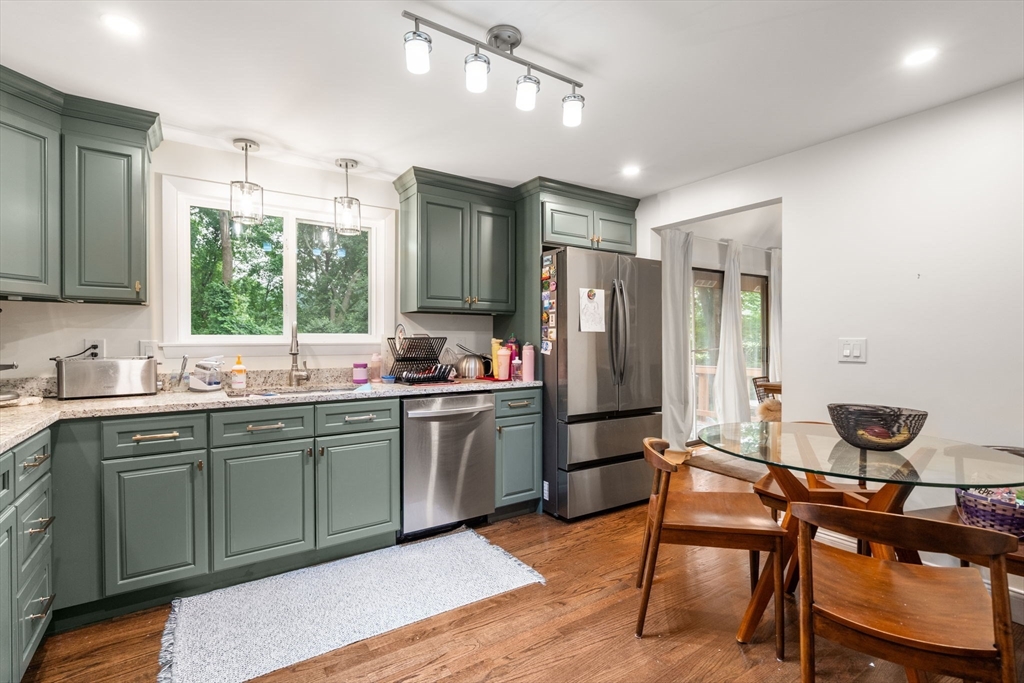34 Parker Road Framingham, MA 01702 - Photo 2 of 34