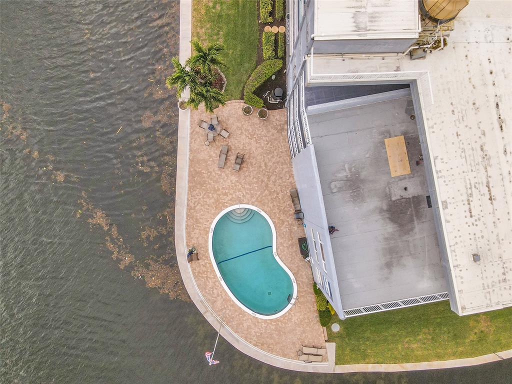 1201 South Riverside Drive, Unit 204 Pompano Beach, FL 33062 - Photo 48 of 48 a vase of flowerpot sitting on a table