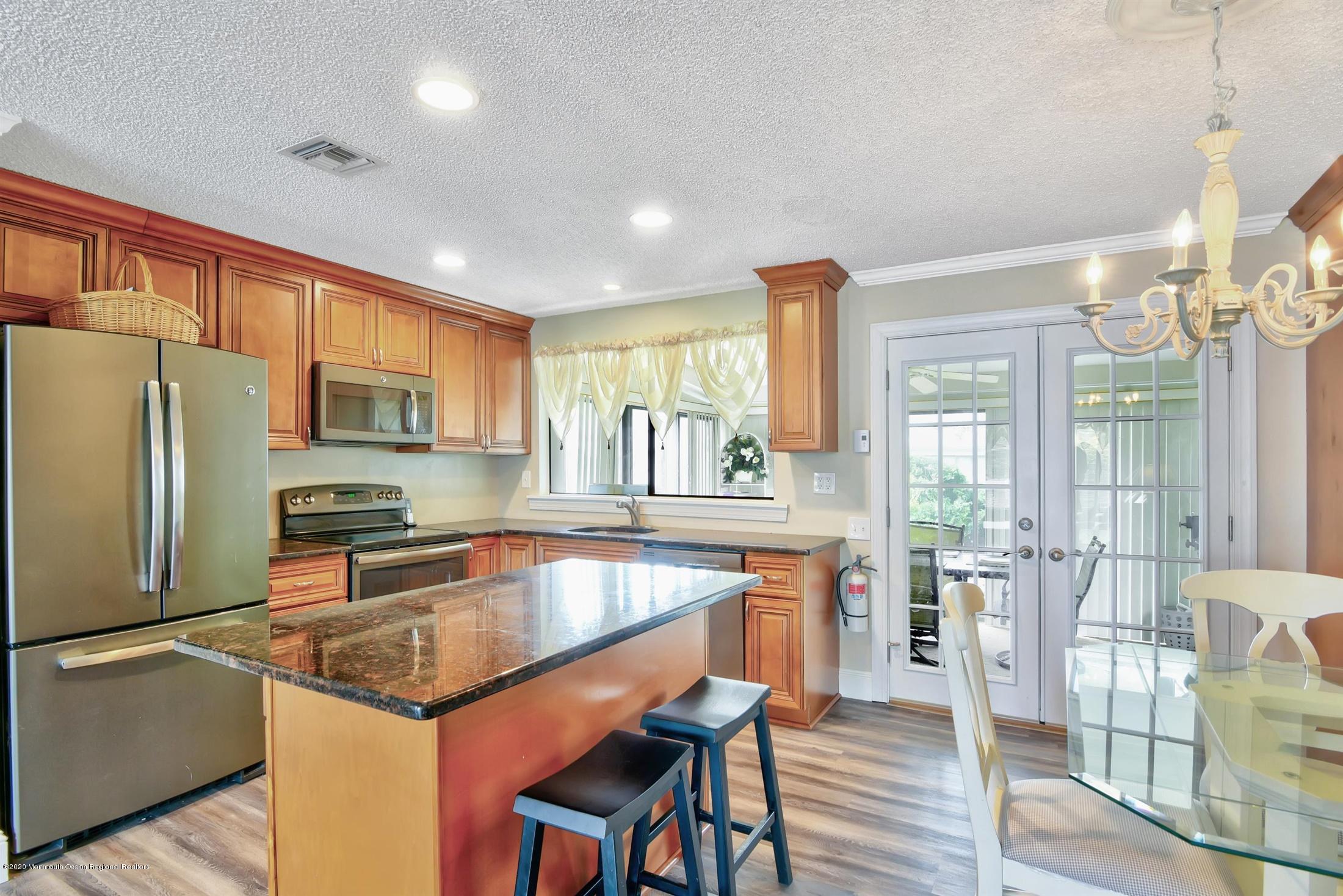 39 C Haddon Road Monroe Township, NJ 08831 - Photo 14 of 49 14-Kitchen