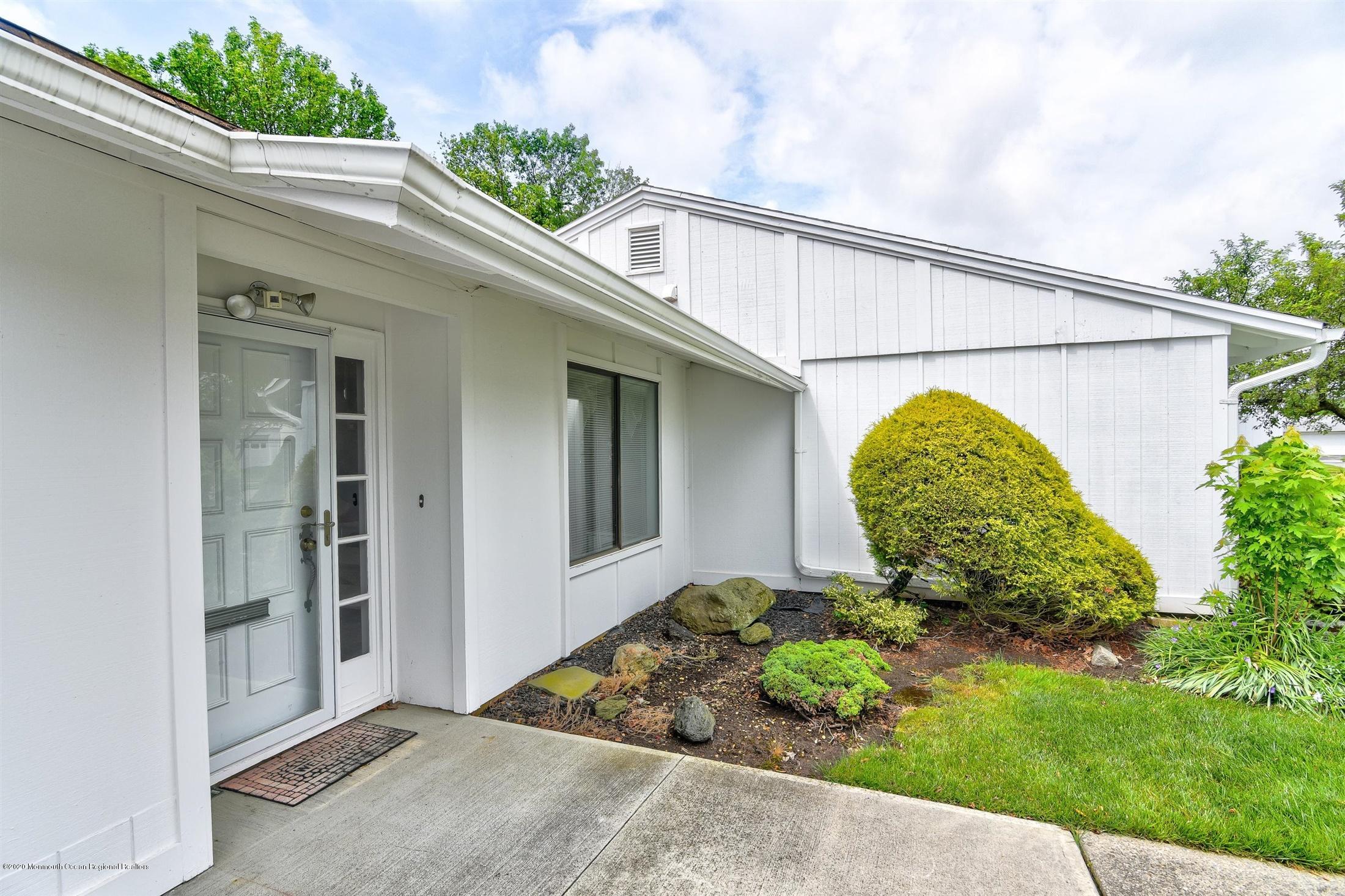 39 C Haddon Road Monroe Township, NJ 08831 - Photo 5 of 49 05-Front View
