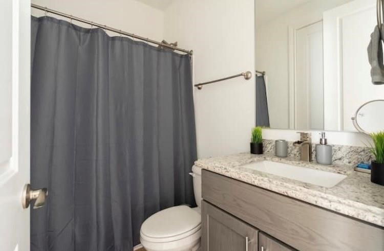 3231 Real Street, Unit B Houston, TX 77087 - Photo 11 of 14 Bathroom 3