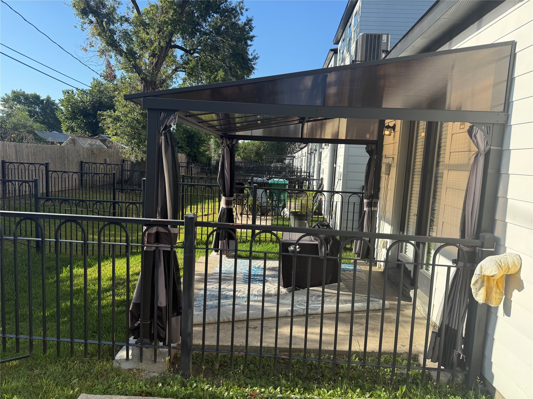 3231 Real Street, Unit B Houston, TX 77087 - Photo 13 of 14 Covered patio