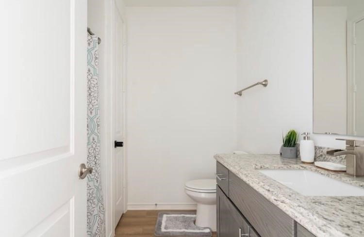 3231 Real Street, Unit B Houston, TX 77087 - Photo 9 of 14 Bathroom 2