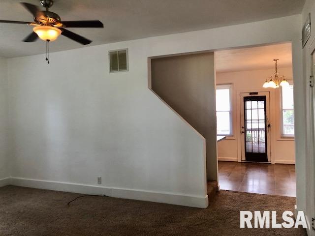 124 North Amos Avenue Springfield, IL 62702 - Photo 3 of 23 Gallery Image 3