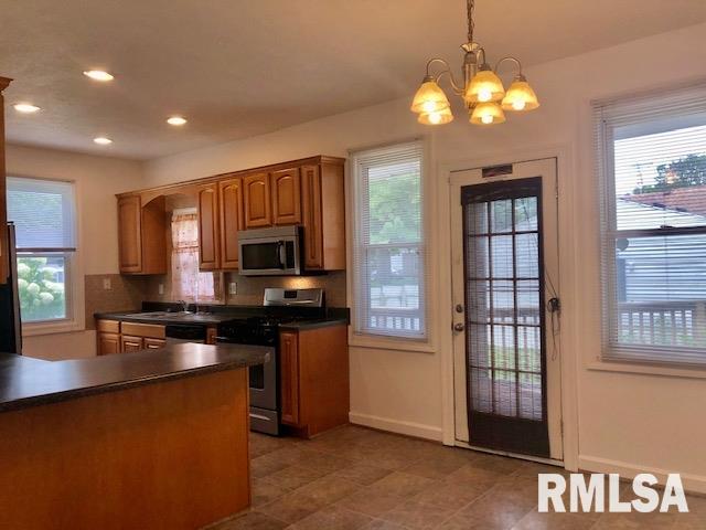 124 North Amos Avenue Springfield, IL 62702 - Photo 6 of 23 Gallery Image 6