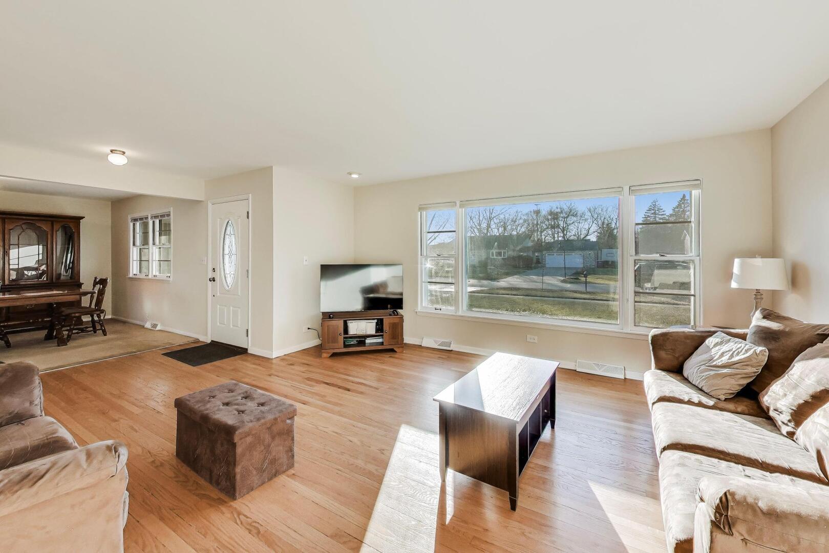 4N405 2nd Avenue Addison, IL 60101 - Photo 3 of 30