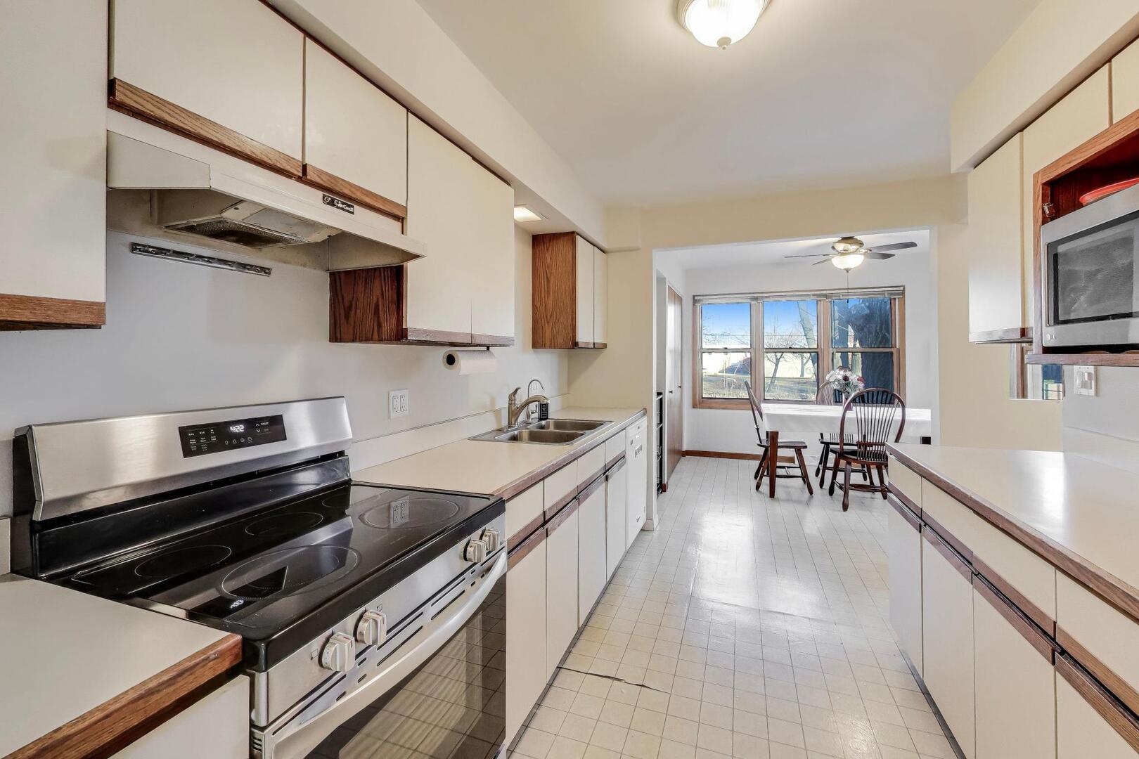 4N405 2nd Avenue Addison, IL 60101 - Photo 5 of 30