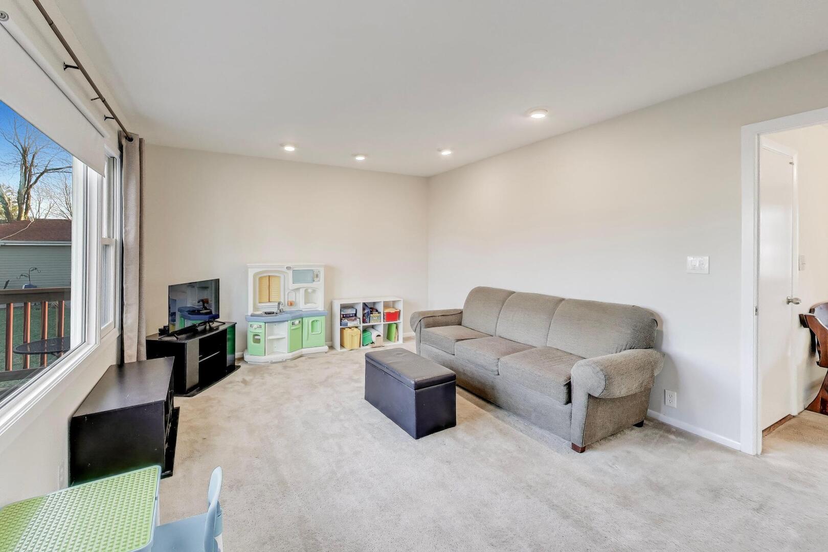 4N405 2nd Avenue Addison, IL 60101 - Photo 10 of 30