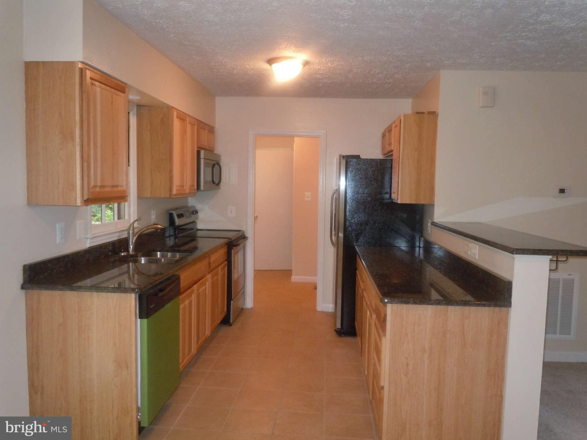 675 Jonathan Road Linden, VA 22642 - Photo 5 of 15 Kitchen