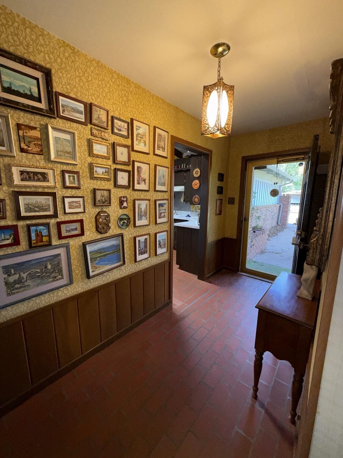 2813 57th Street Lubbock, TX 79413 - Photo 6 of 15 2813-57th-photo-11