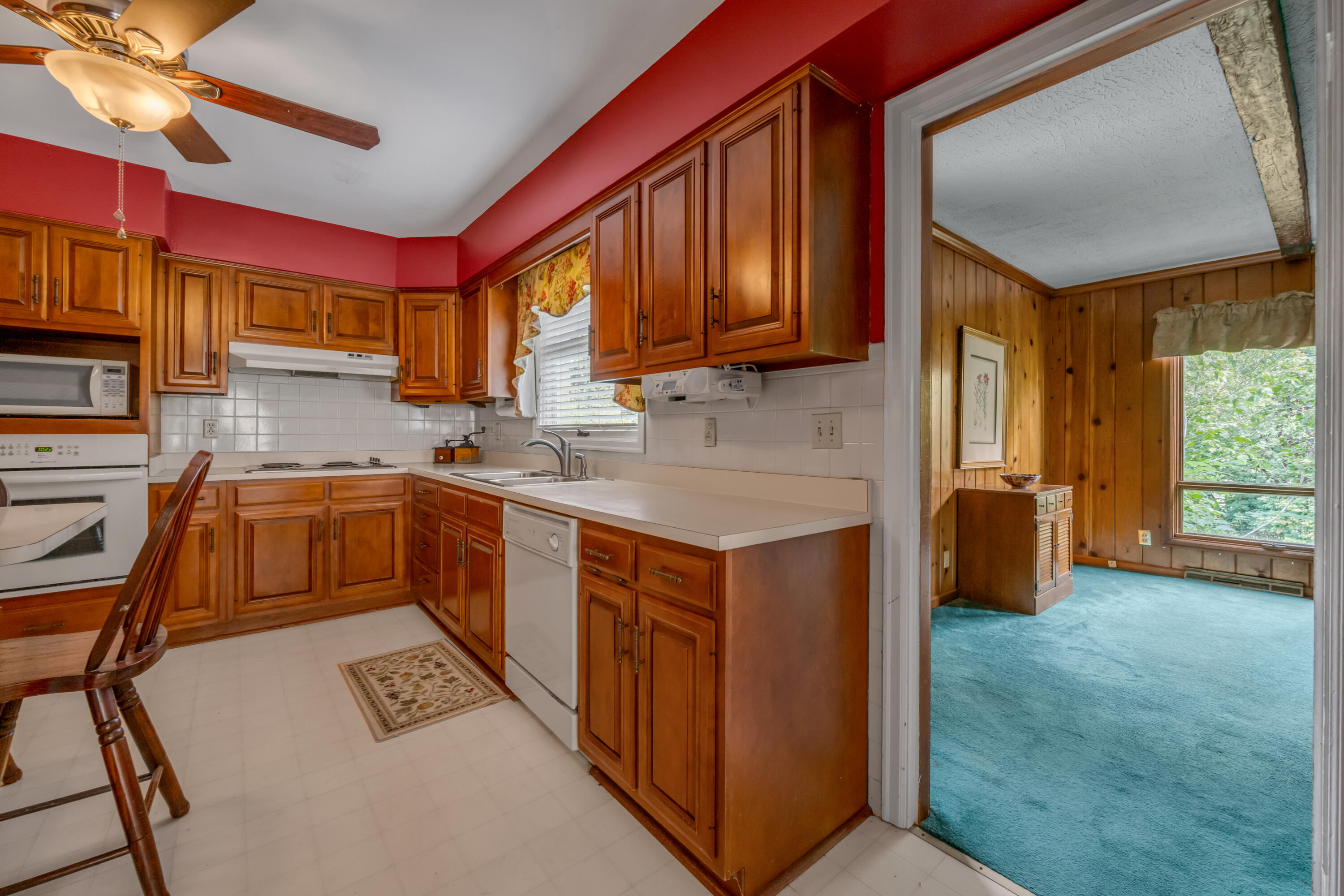 1011 Castleton Way Lexington, KY 40517 - Photo 13 of 47 TDB_4224