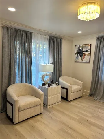 $2,500 | 194 Live Oak Street, Mandeville, LA 70448