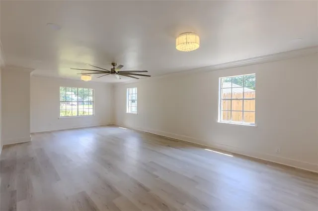 $2,500 | 194 Live Oak Street, Mandeville, LA 70448