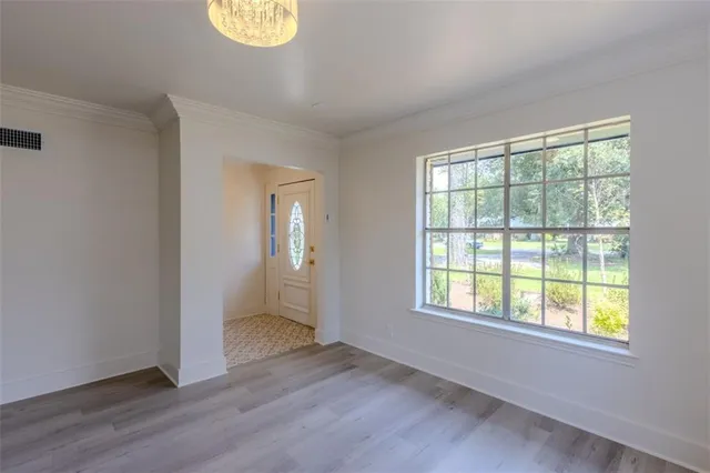 $2,500 | 194 Live Oak Street, Mandeville, LA 70448