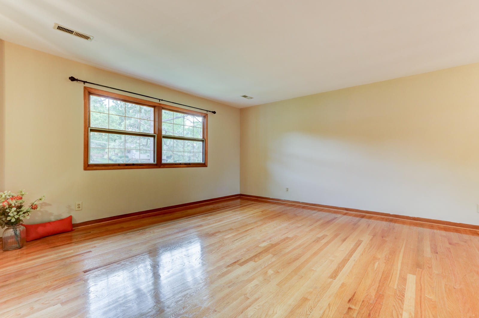 304 Clearfield Road Southwest Knoxville, TN 37922 - Photo 3 of 21 Gallery Image 3
