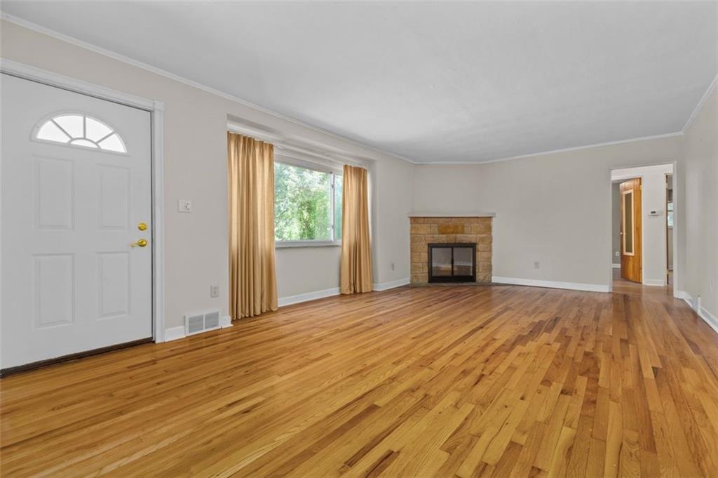 145 Oakhurst Road Pittsburgh, PA 15215 - Photo 4 of 26 Gallery Image 4