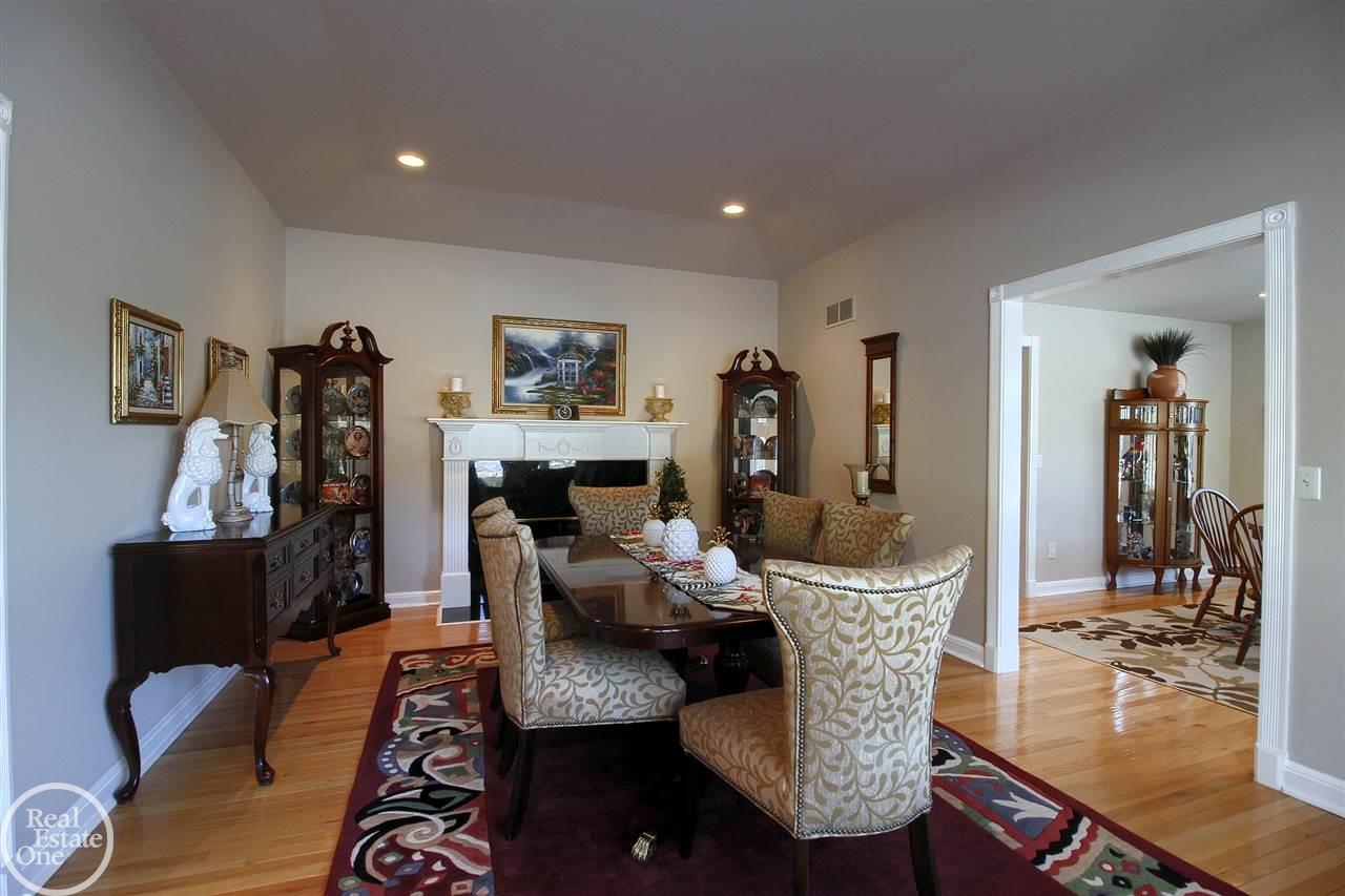 1498 Mill Race Road Rochester, MI 48306 - Photo 26 of 44 50006582-25.JPG
