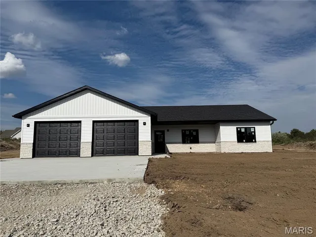 $430,000 | 11290 Green Acres Trail, Hannibal, MO 63401