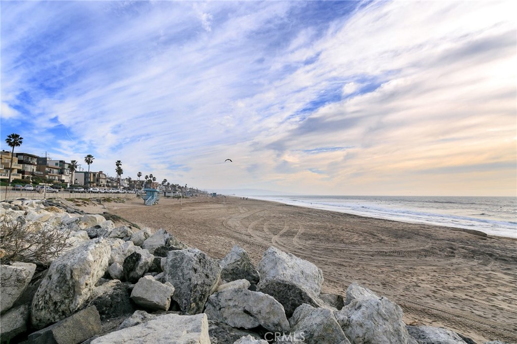 4310 Ocean Drive Manhattan Beach, CA 90266 - Photo 52 of 54 a view of an ocean