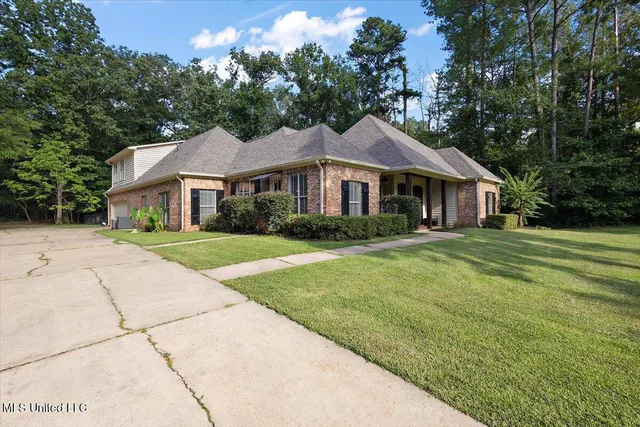 $473,999 | 624 Falon Way, Brandon, MS 39047