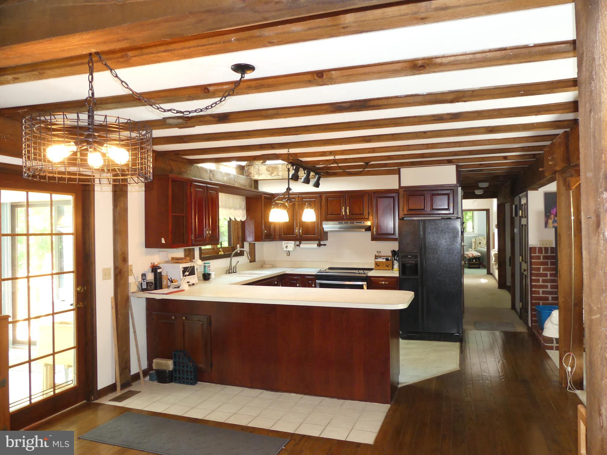 12610 Timber Grove Road Reisterstown, MD 21136 - Photo 8 of 42 The convenience of a breakfast bar