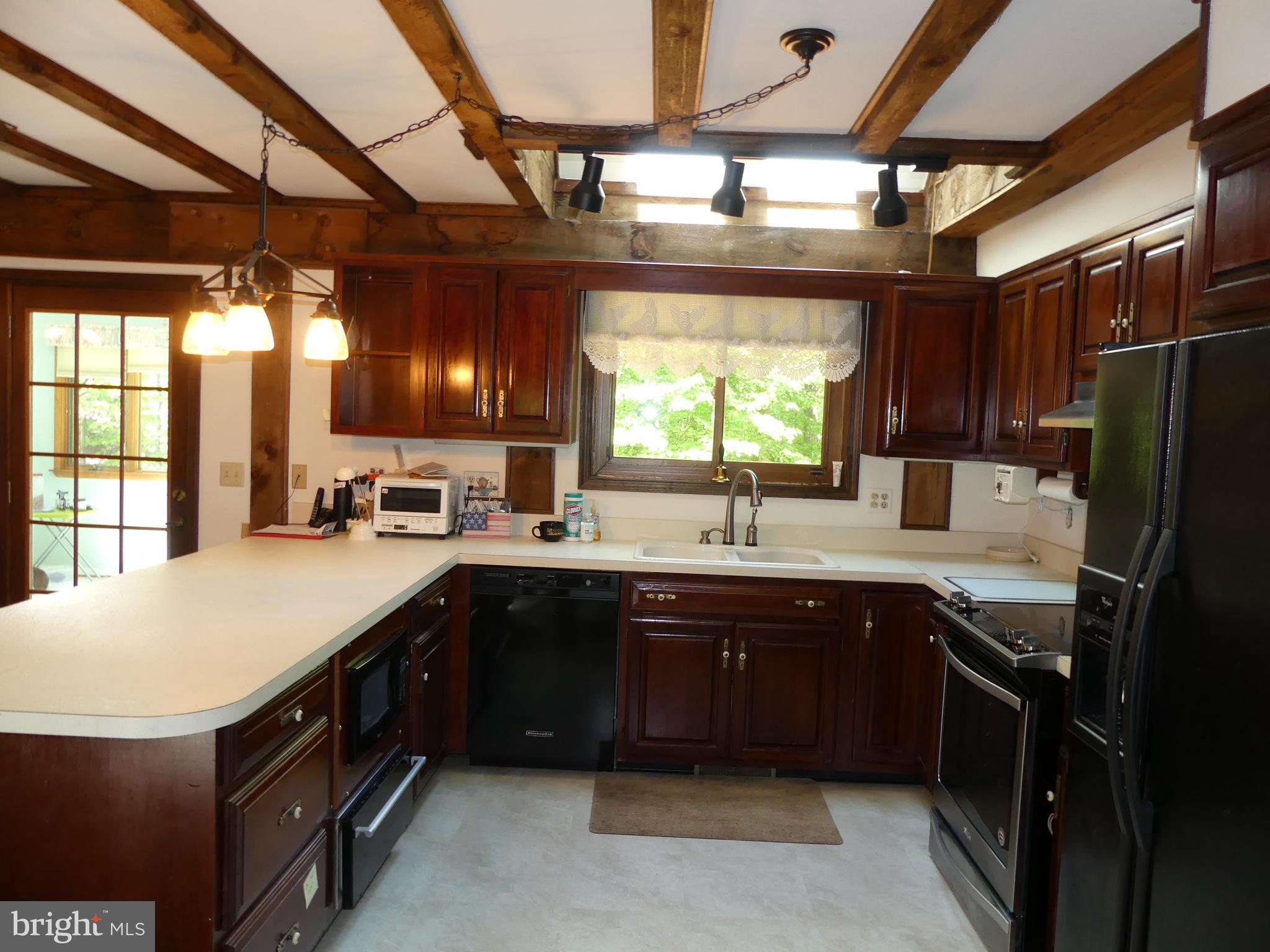 12610 Timber Grove Road Reisterstown, MD 21136 - Photo 10 of 42 Lots of counter & cabinet space