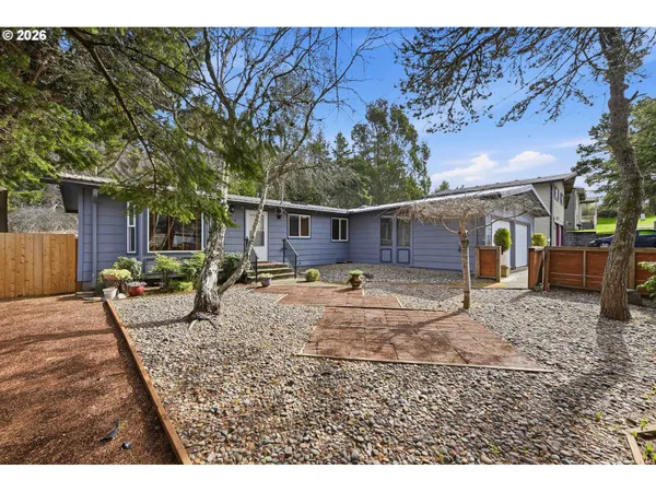 $417,000 | 1623 Lincoln Street, North Bend, OR 97459