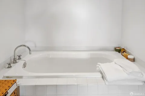 $899,000 | 1388 Gough Street, Unit 601, San Francisco, CA 94109