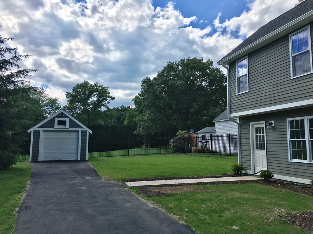 42 Pemberton Road Wayland, MA 01778 - Photo 3 of 30 Gallery Image 3
