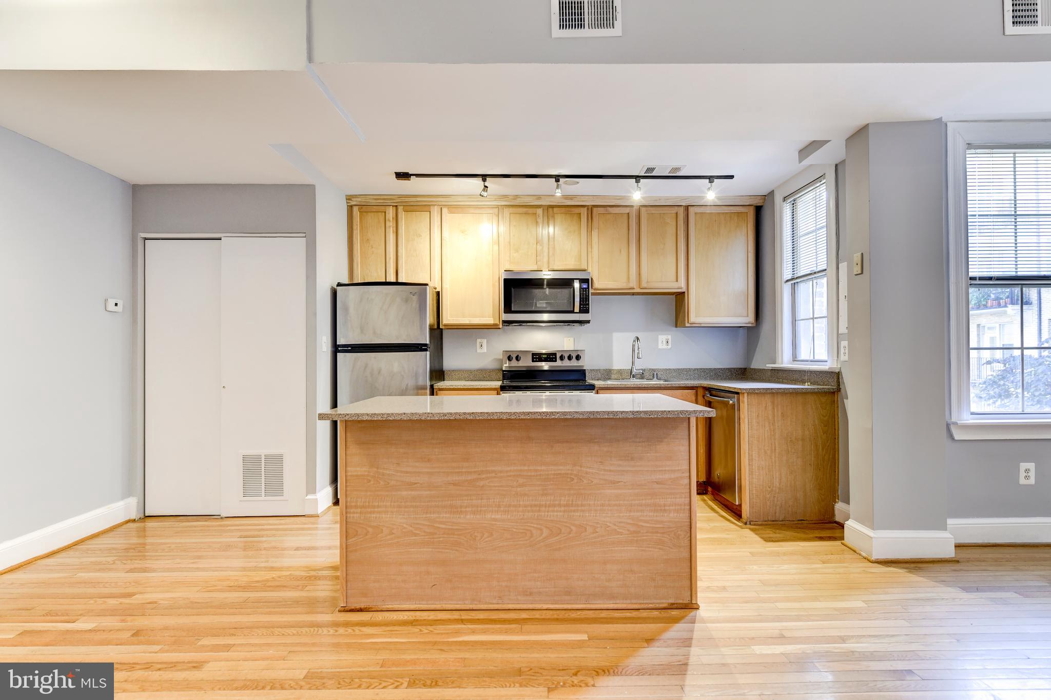 1401 Columbia Road Northwest, Unit 220 Washington, DC 20009 - Photo 11 of 39