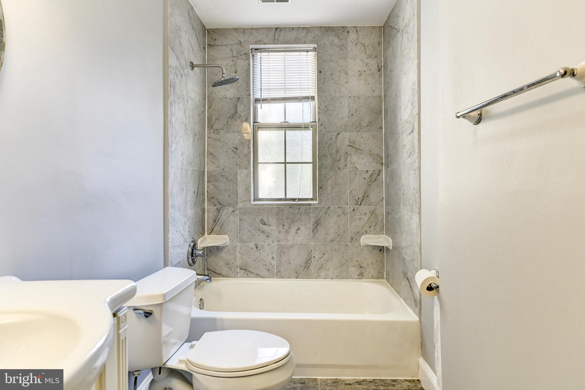 1401 Columbia Road Northwest, Unit 220 Washington, DC 20009 - Photo 26 of 39